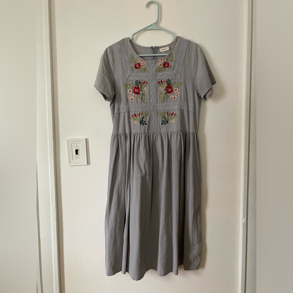 Roolee Grey Embroidered Lace Dress size Small
